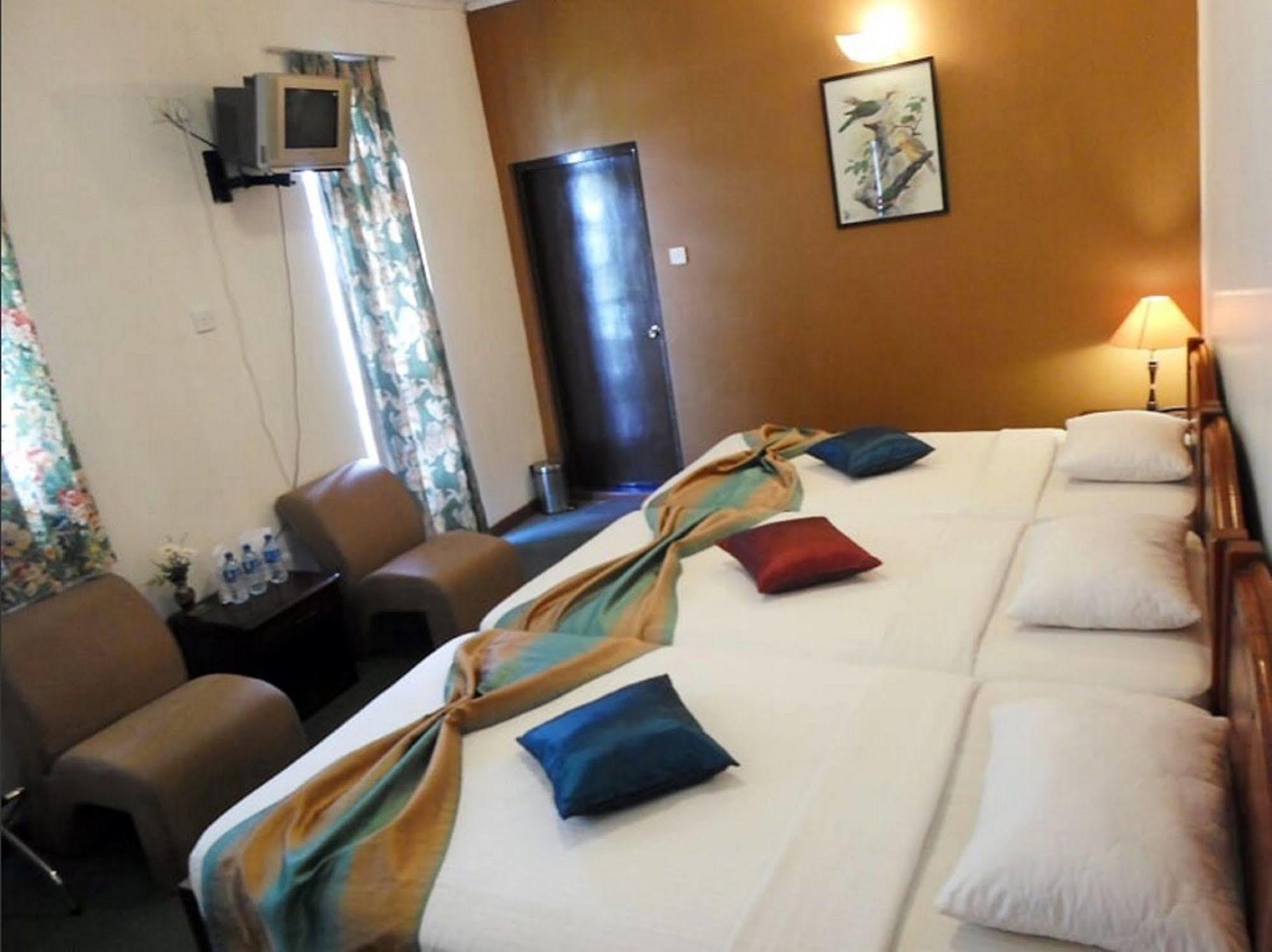 Binota Hotel Nuwara Eliya Extérieur photo