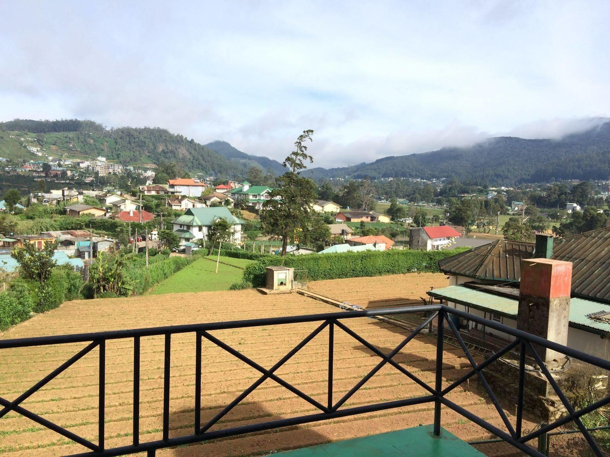 Binota Hotel Nuwara Eliya Extérieur photo