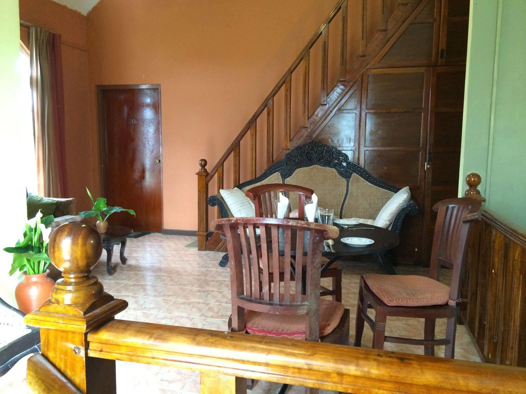 Binota Hotel Nuwara Eliya Extérieur photo